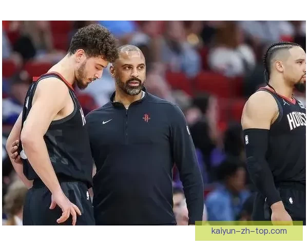 伊森首发回归贡献17分8助攻 队友支持成困境中最大依靠