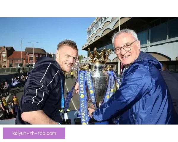 斯帕莱蒂回应德罗西称其为足球之子并强调国家队的必要性